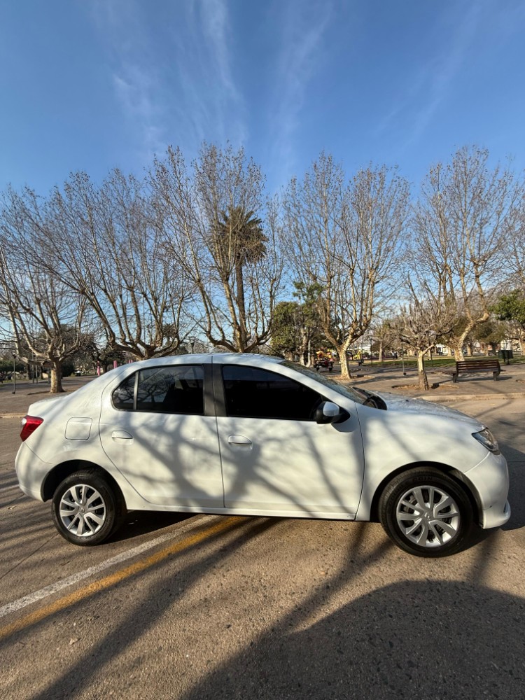 Renault LOGAN — foto 2
